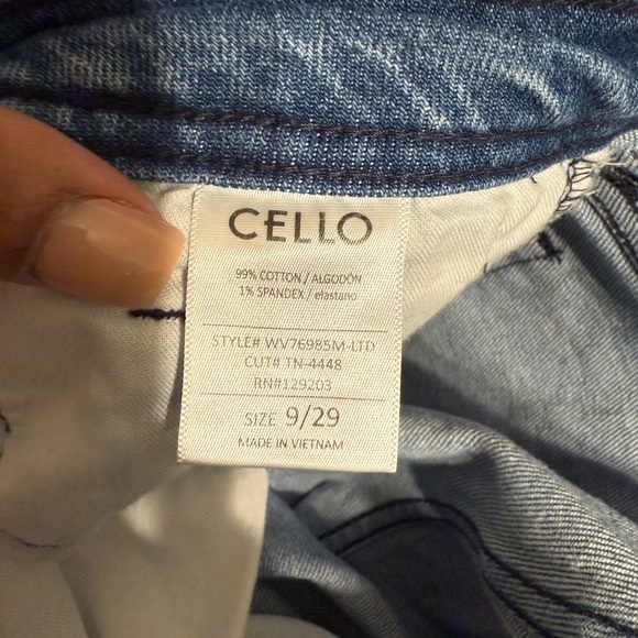 Cello Women's Distressed Blue Jeans Size 29 - Picture 4 of 9